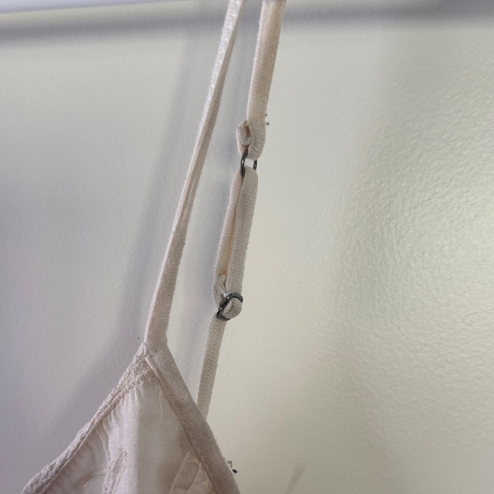 American Eagle Outfitters Cream Embroidered Camisole / A58 - Picture 3 of 4